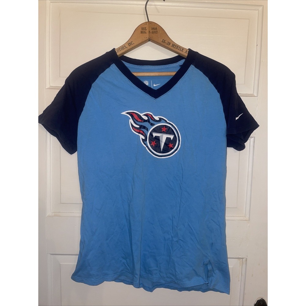 NFL Team Apparel Nike Tennessee Titans Women's M Tshirt V neck